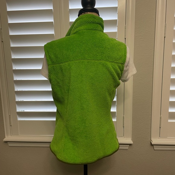 Patagonia Bright Green Vest. - Picture 2 of 5